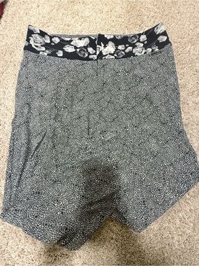 Black and White Floral Waistband Shorts